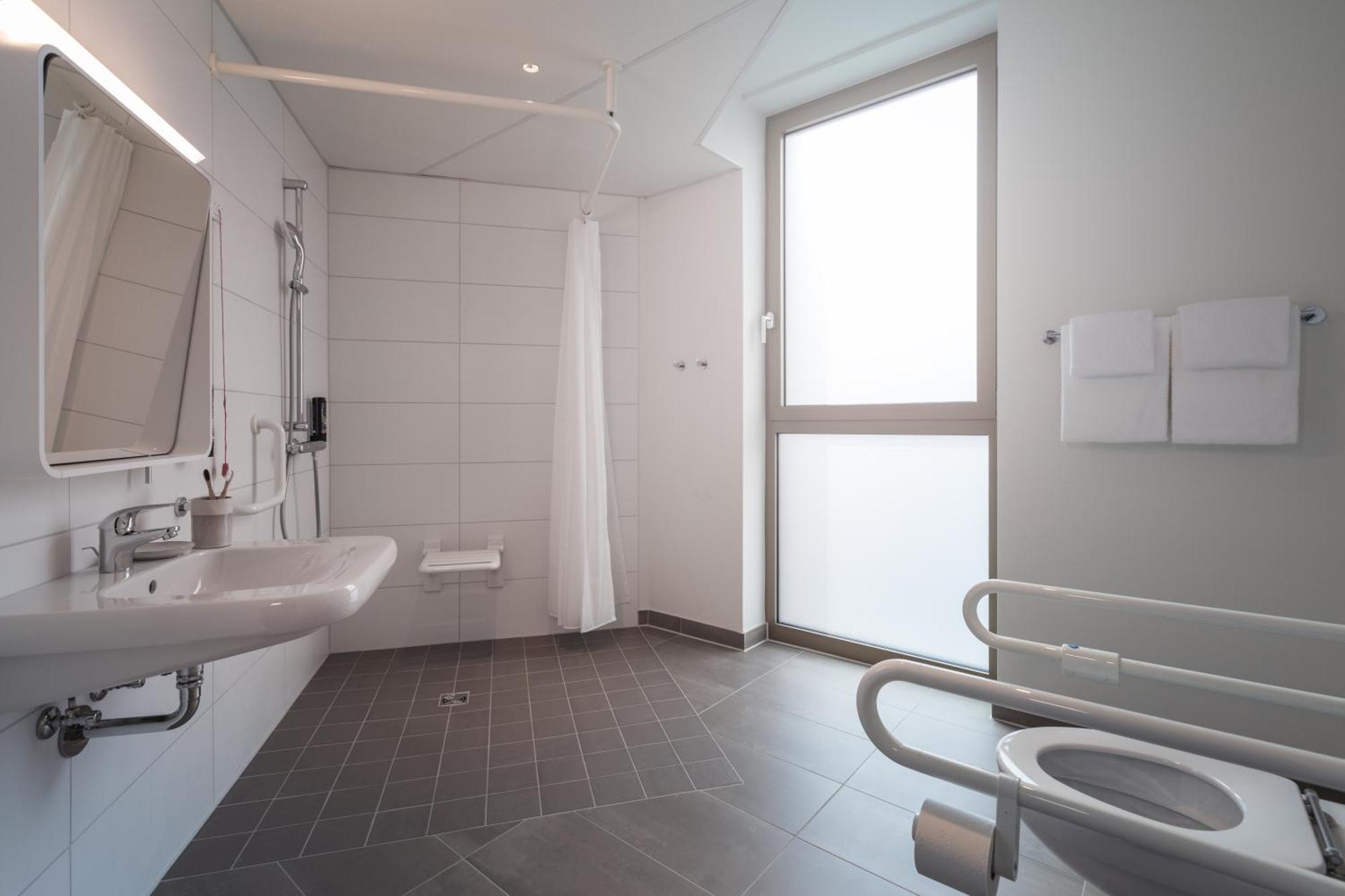 Holiday Inn - The Niu Tab Dusseldorf Main Station By Ihg — Fotos 1